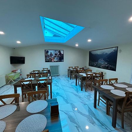 Naval Hotel Yalova ยาโลวา ภายนอก รูปภาพ