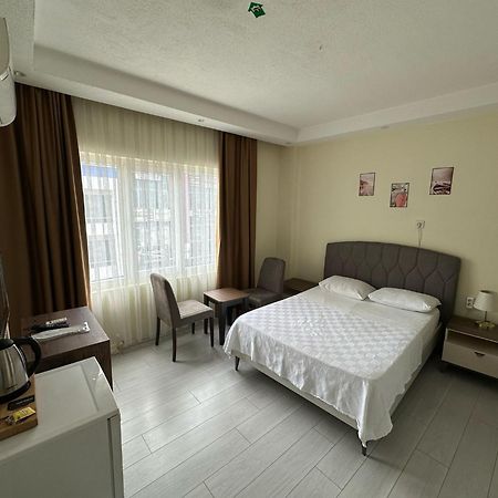 Naval Hotel Yalova ยาโลวา ภายนอก รูปภาพ