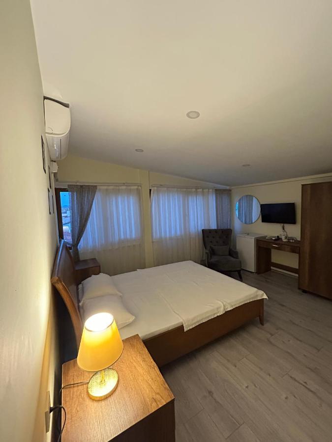 Naval Hotel Yalova ยาโลวา ภายนอก รูปภาพ