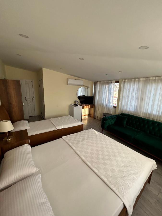 Naval Hotel Yalova ยาโลวา ภายนอก รูปภาพ