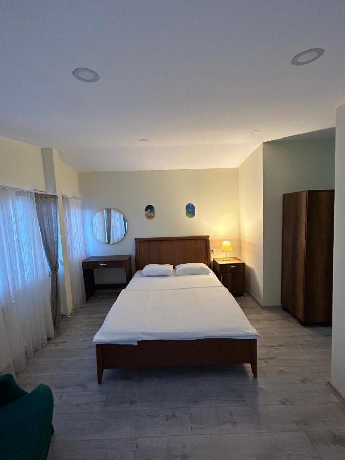Naval Hotel Yalova ยาโลวา ภายนอก รูปภาพ