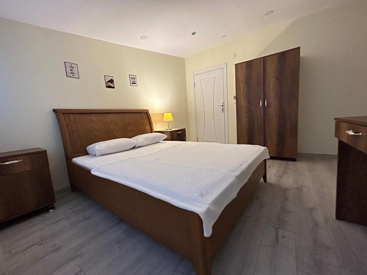 Naval Hotel Yalova ยาโลวา ภายนอก รูปภาพ