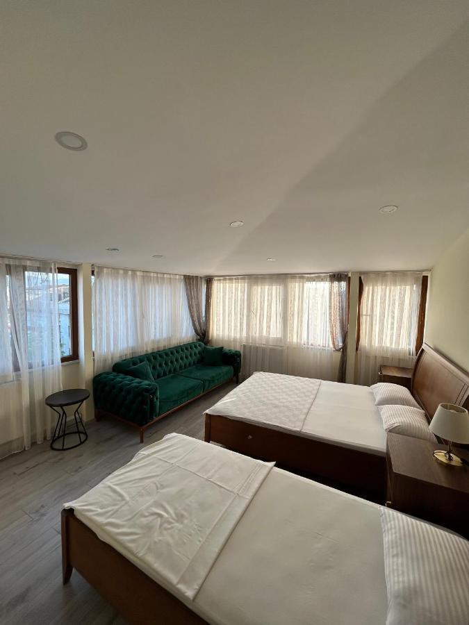 Naval Hotel Yalova ยาโลวา ภายนอก รูปภาพ