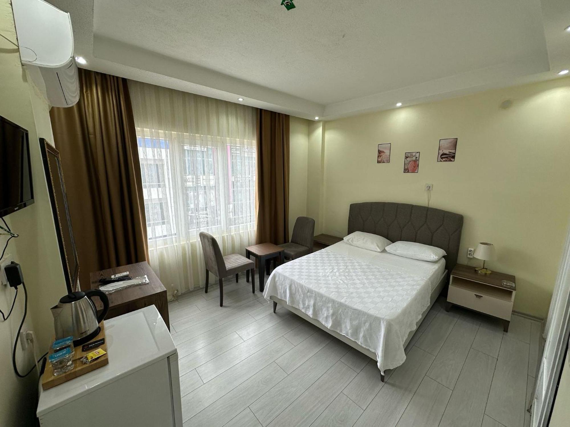 Naval Hotel Yalova ยาโลวา ภายนอก รูปภาพ