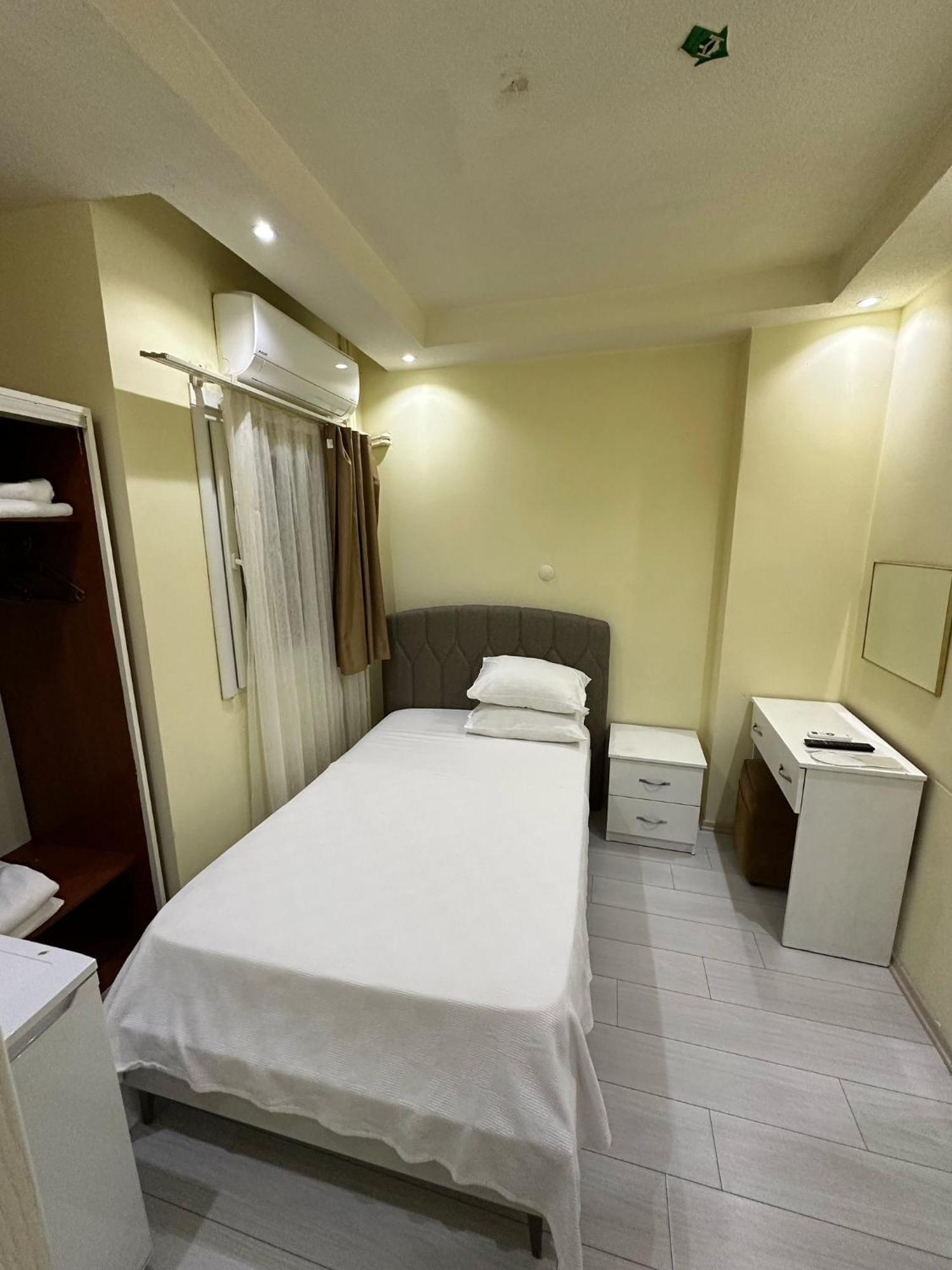 Naval Hotel Yalova ยาโลวา ภายนอก รูปภาพ