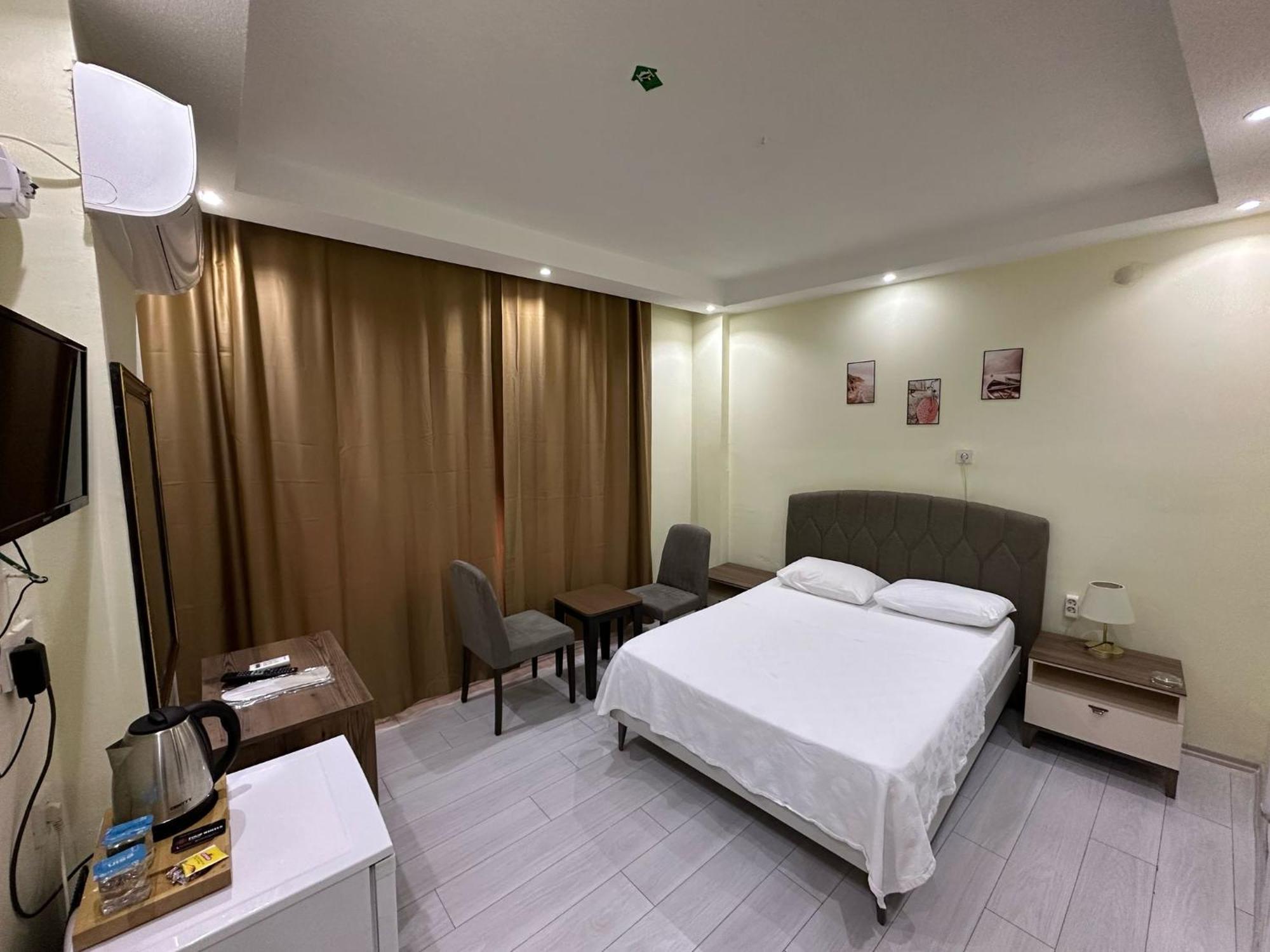 Naval Hotel Yalova ยาโลวา ภายนอก รูปภาพ