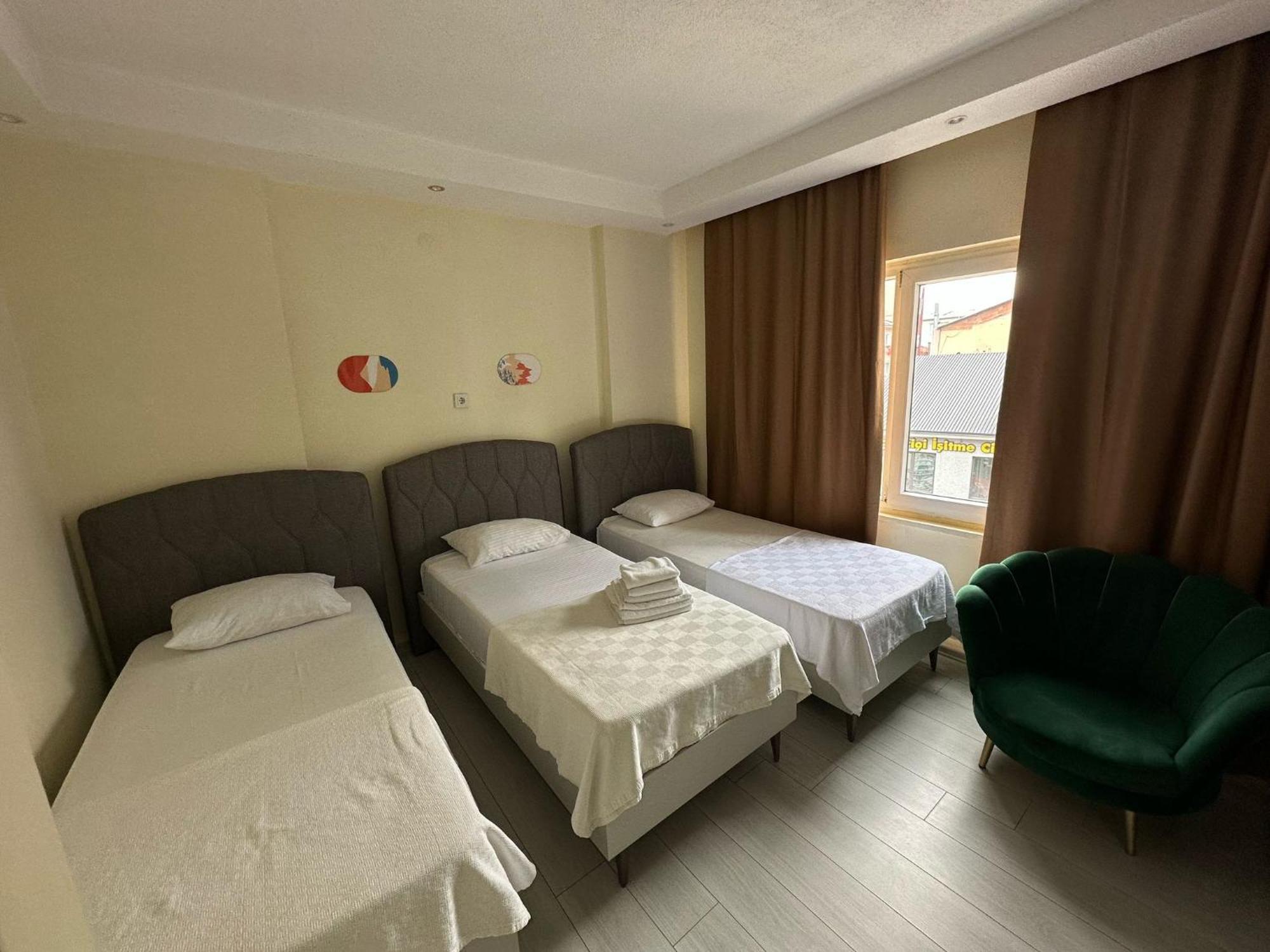 Naval Hotel Yalova ยาโลวา ภายนอก รูปภาพ