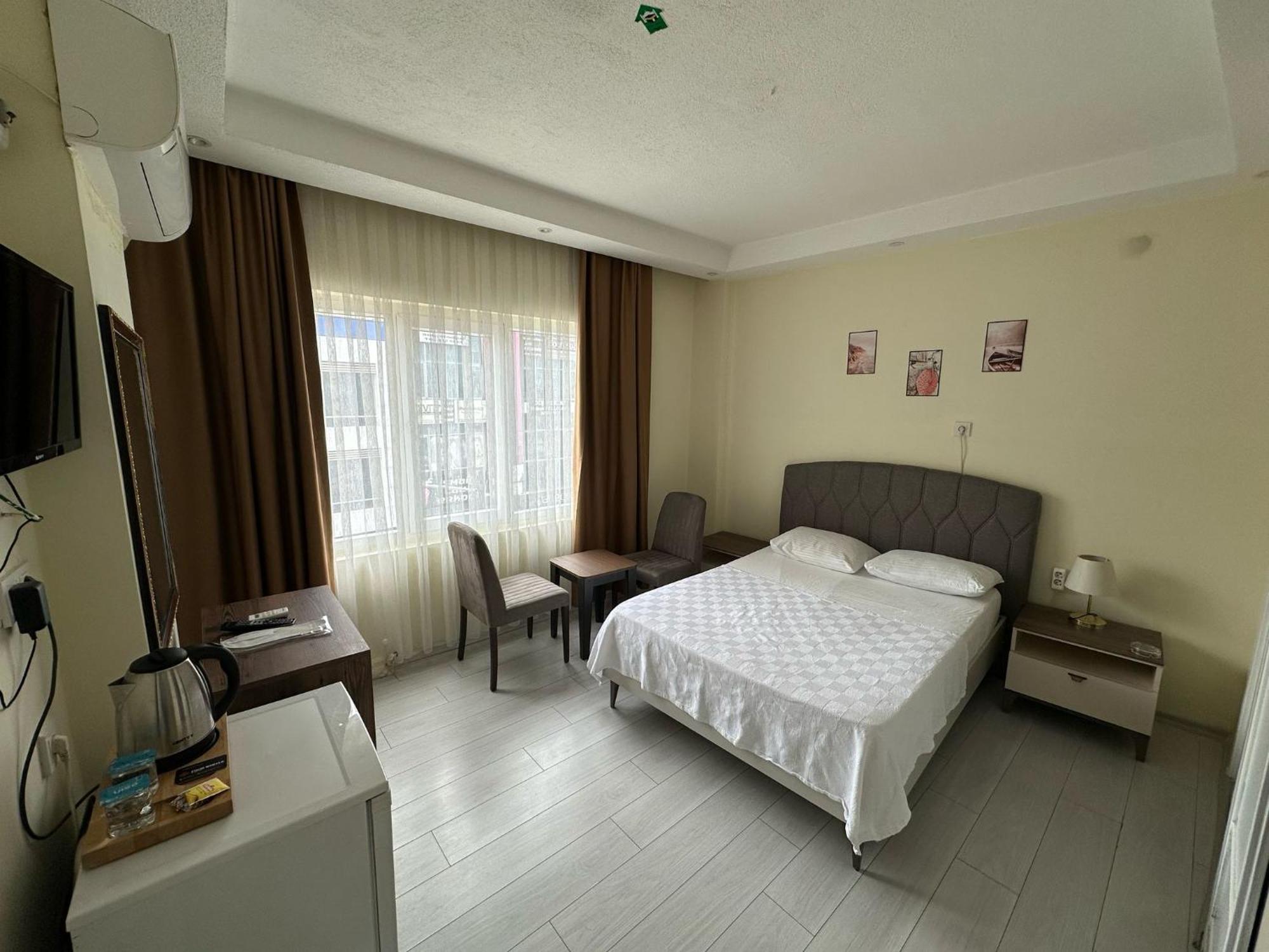 Naval Hotel Yalova ยาโลวา ภายนอก รูปภาพ